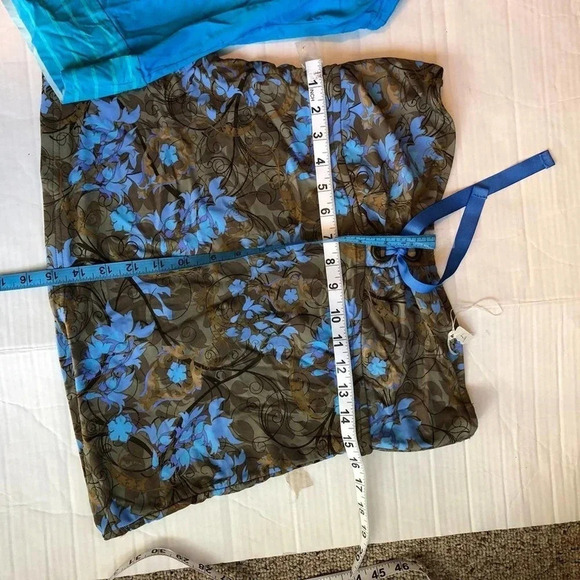 2 Pieces Lot Of Women Swimming Top Size 34C & Size L - Picture 3 of 7